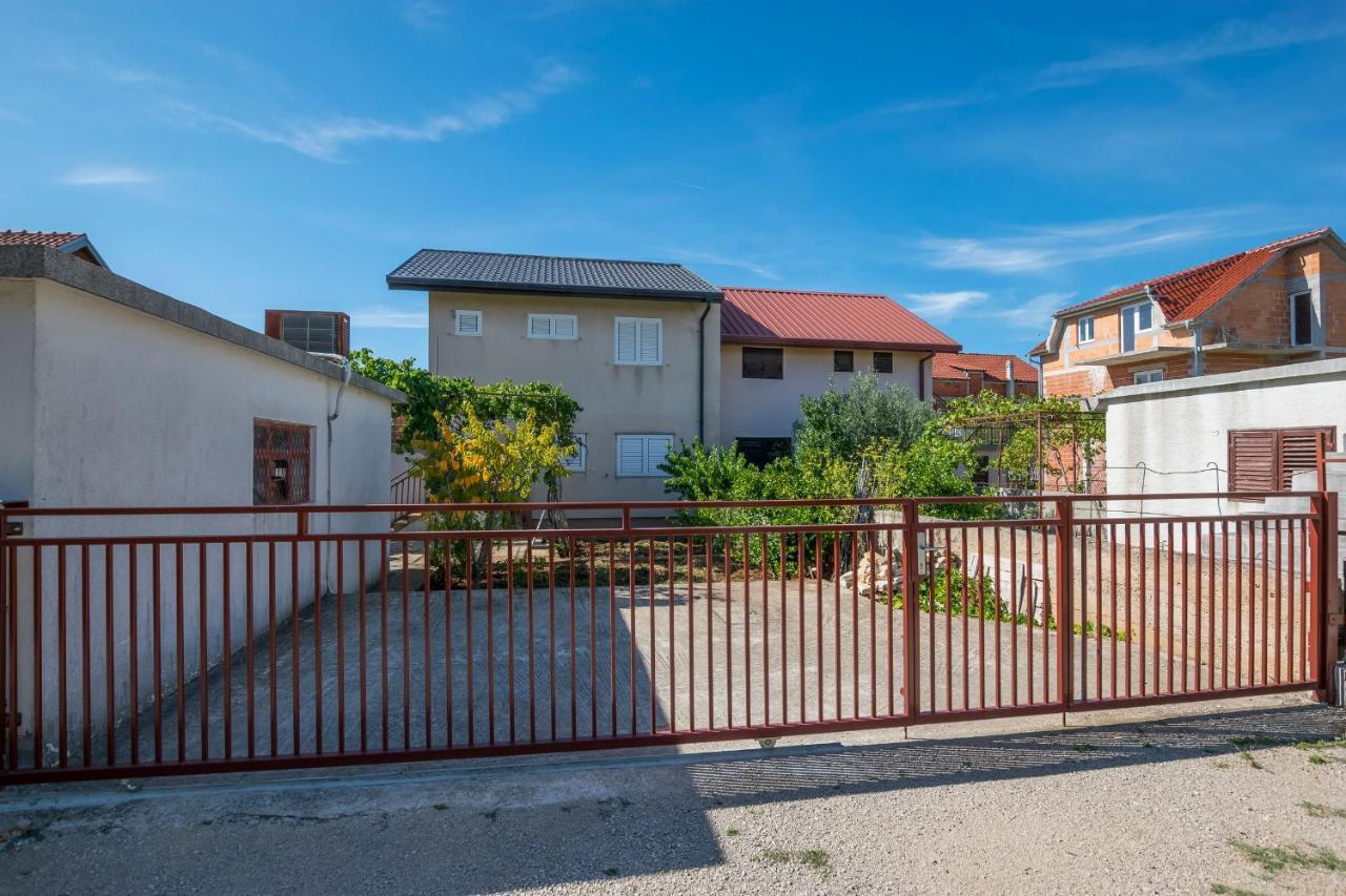 Apartments Andrija Pirovac Exterior photo